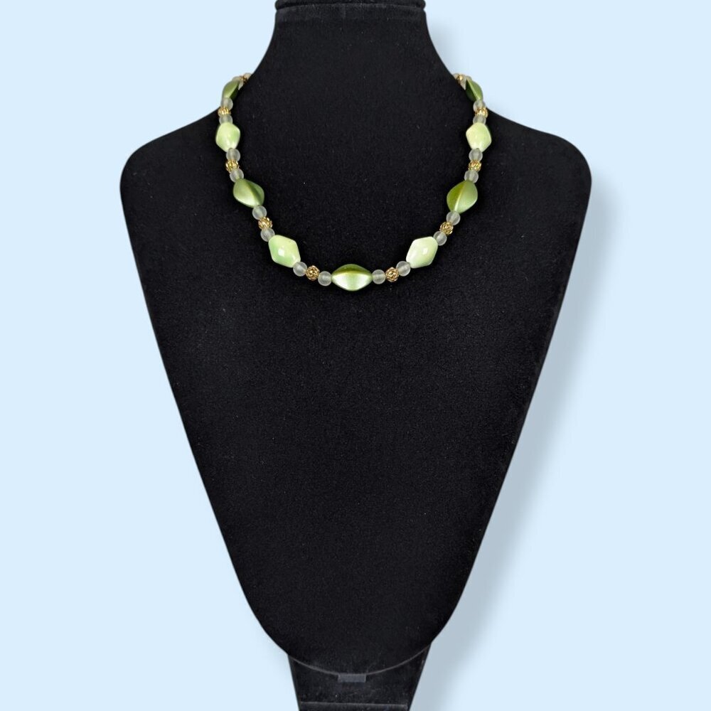 (2/$20) V. Green Ceramic Beaded Necklace - Picture 3 of 5